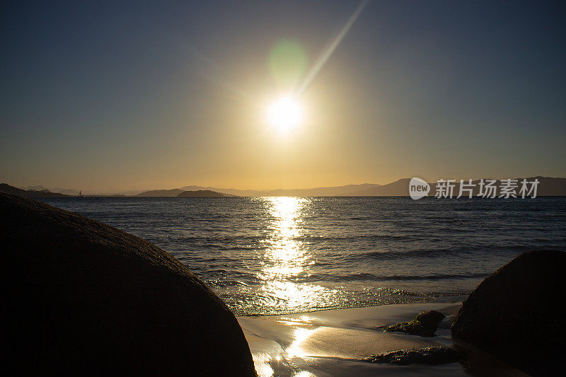 Canasvieiras海滩的日落- Florianópolis -巴西